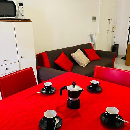 Matthias Central Rooms And Accomodation Бари Екстериор снимка