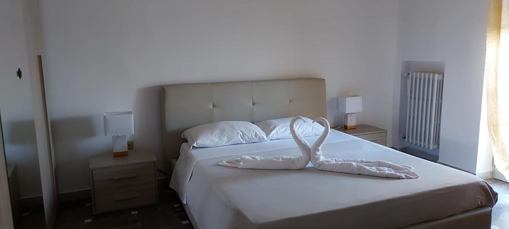 Matthias Central Rooms And Accomodation Бари Екстериор снимка