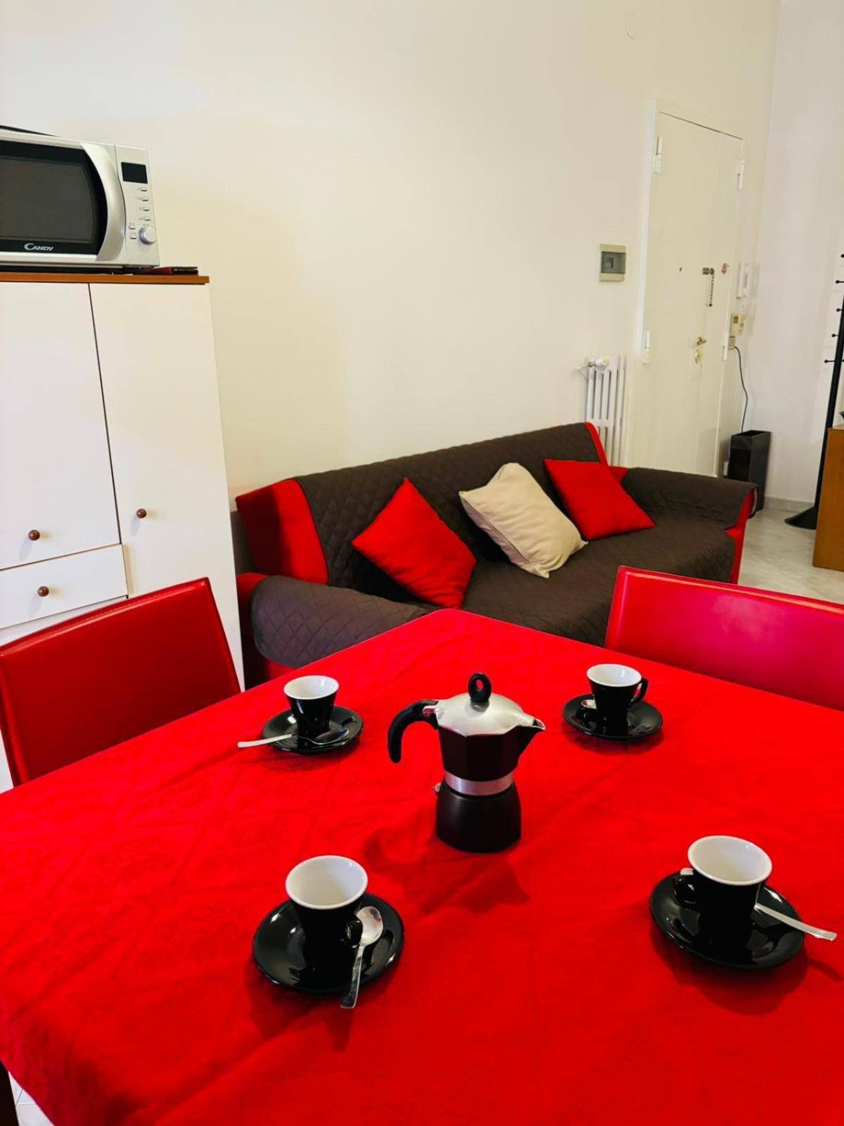 Matthias Central Rooms And Accomodation Бари Екстериор снимка