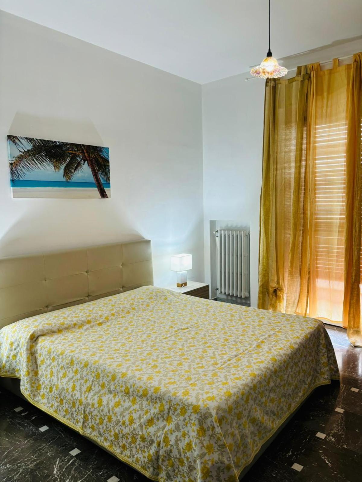 Matthias Central Rooms And Accomodation Бари Екстериор снимка