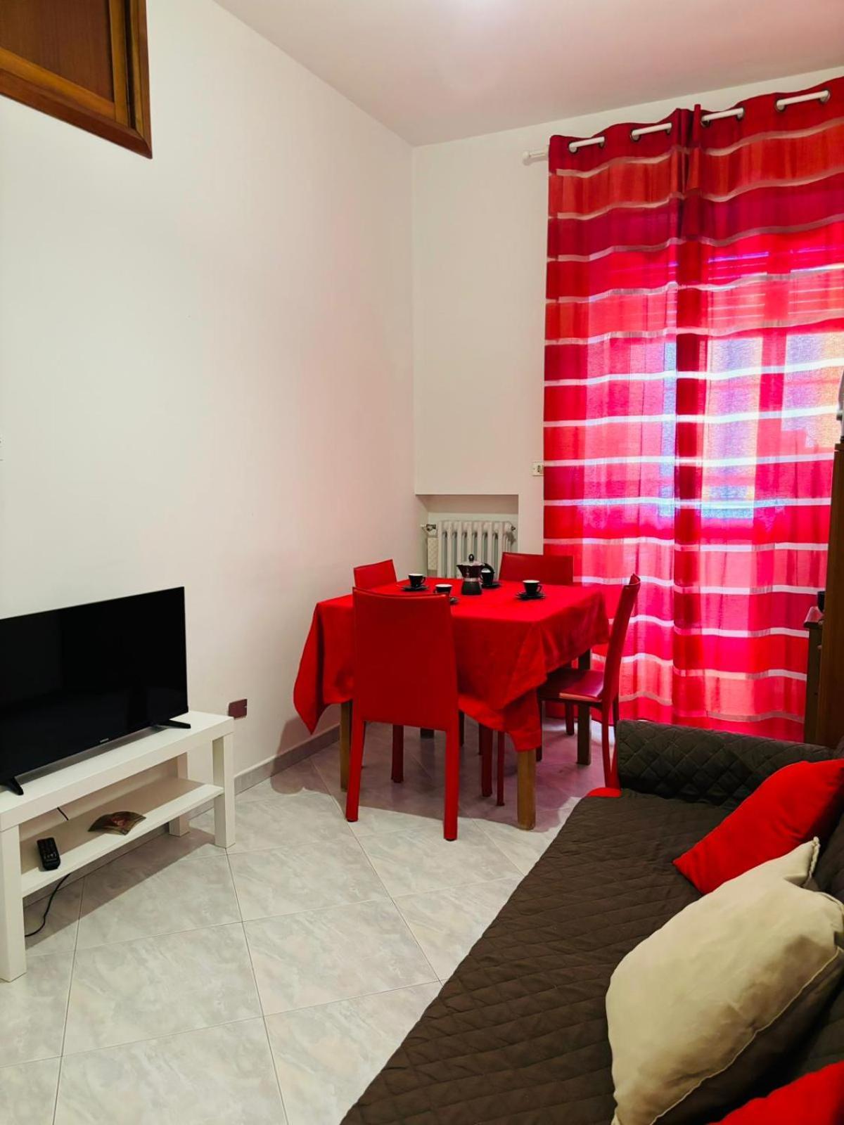 Matthias Central Rooms And Accomodation Бари Екстериор снимка