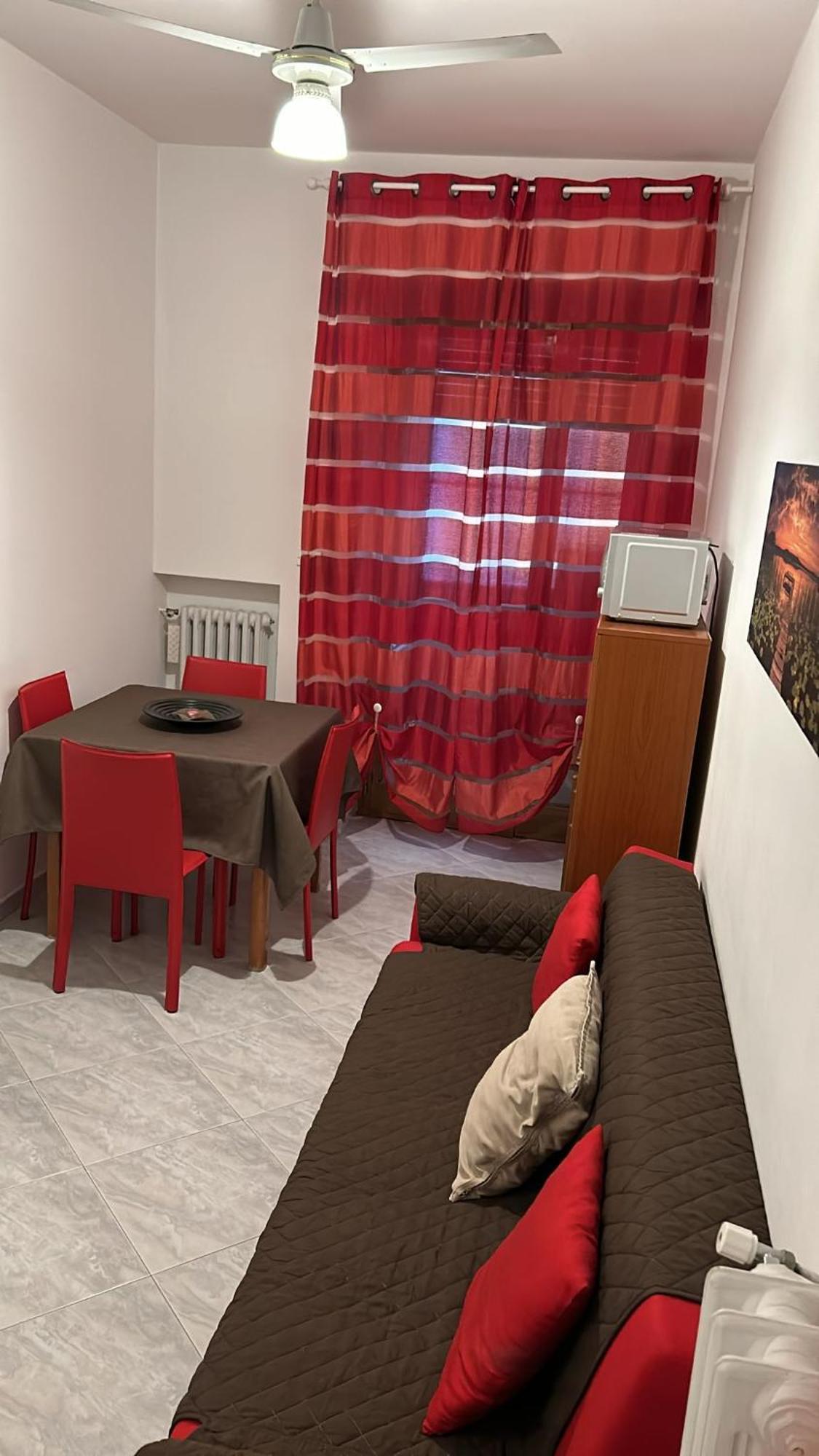 Matthias Central Rooms And Accomodation Бари Екстериор снимка