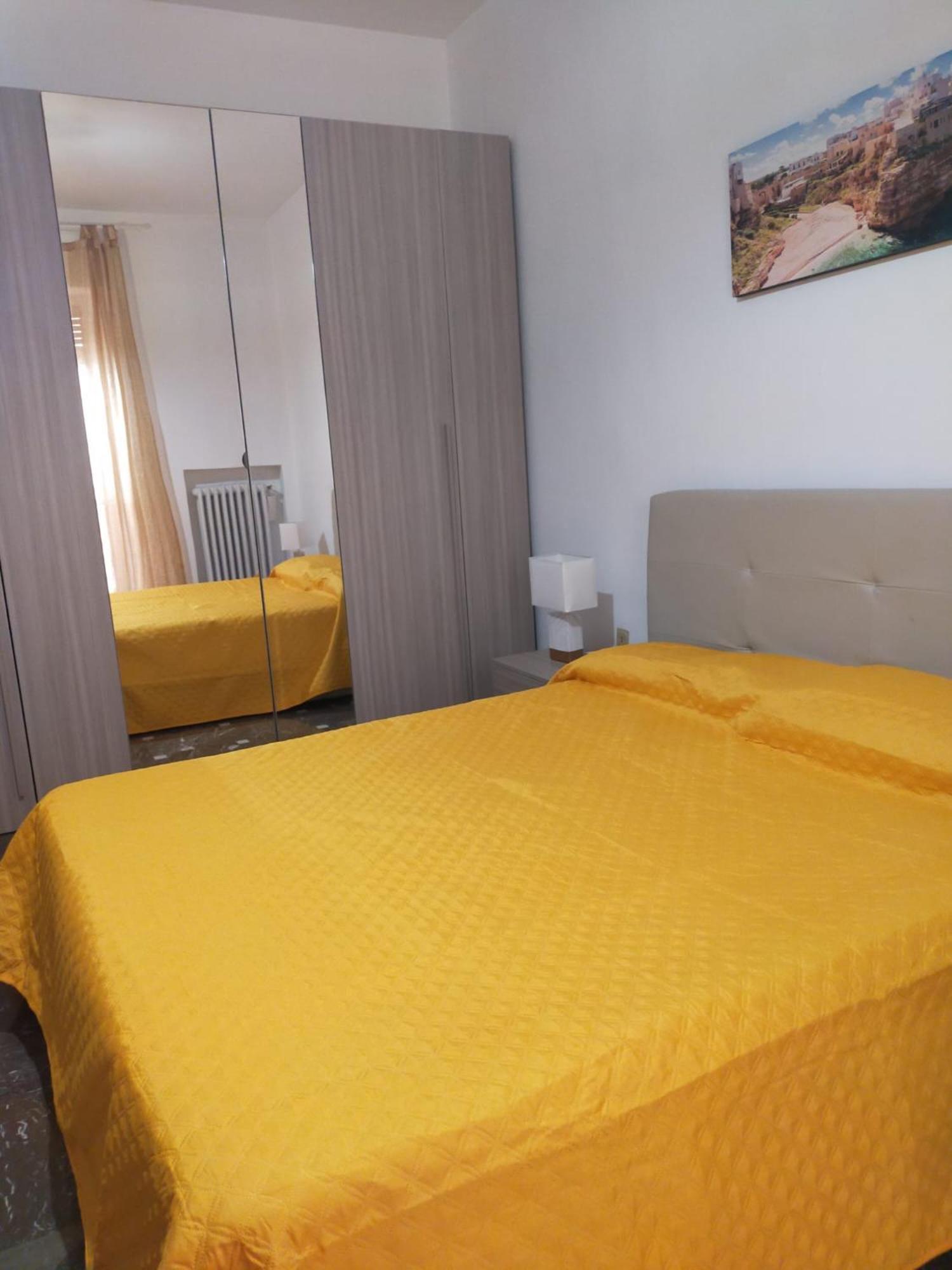 Matthias Central Rooms And Accomodation Бари Екстериор снимка