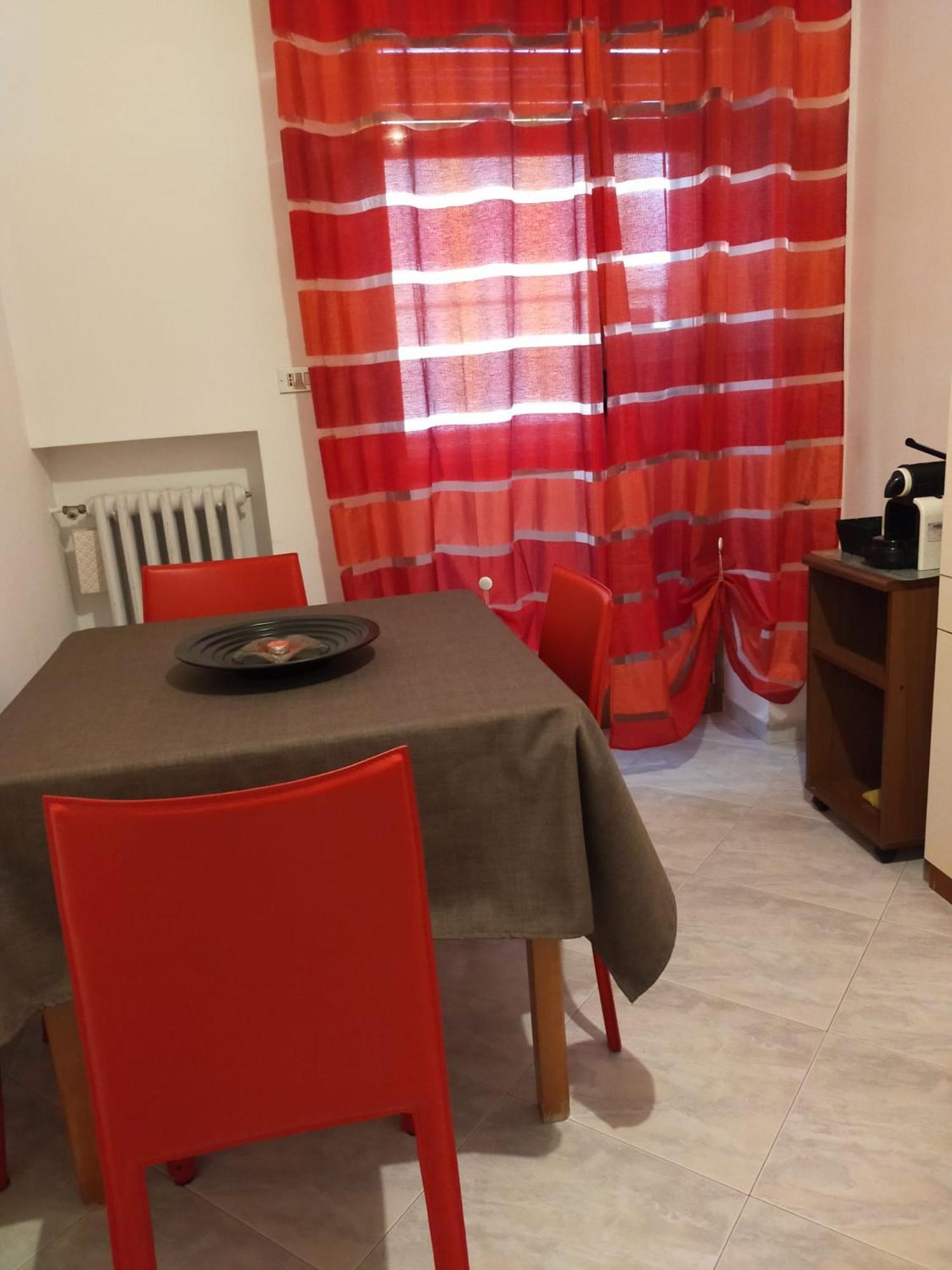 Matthias Central Rooms And Accomodation Бари Екстериор снимка