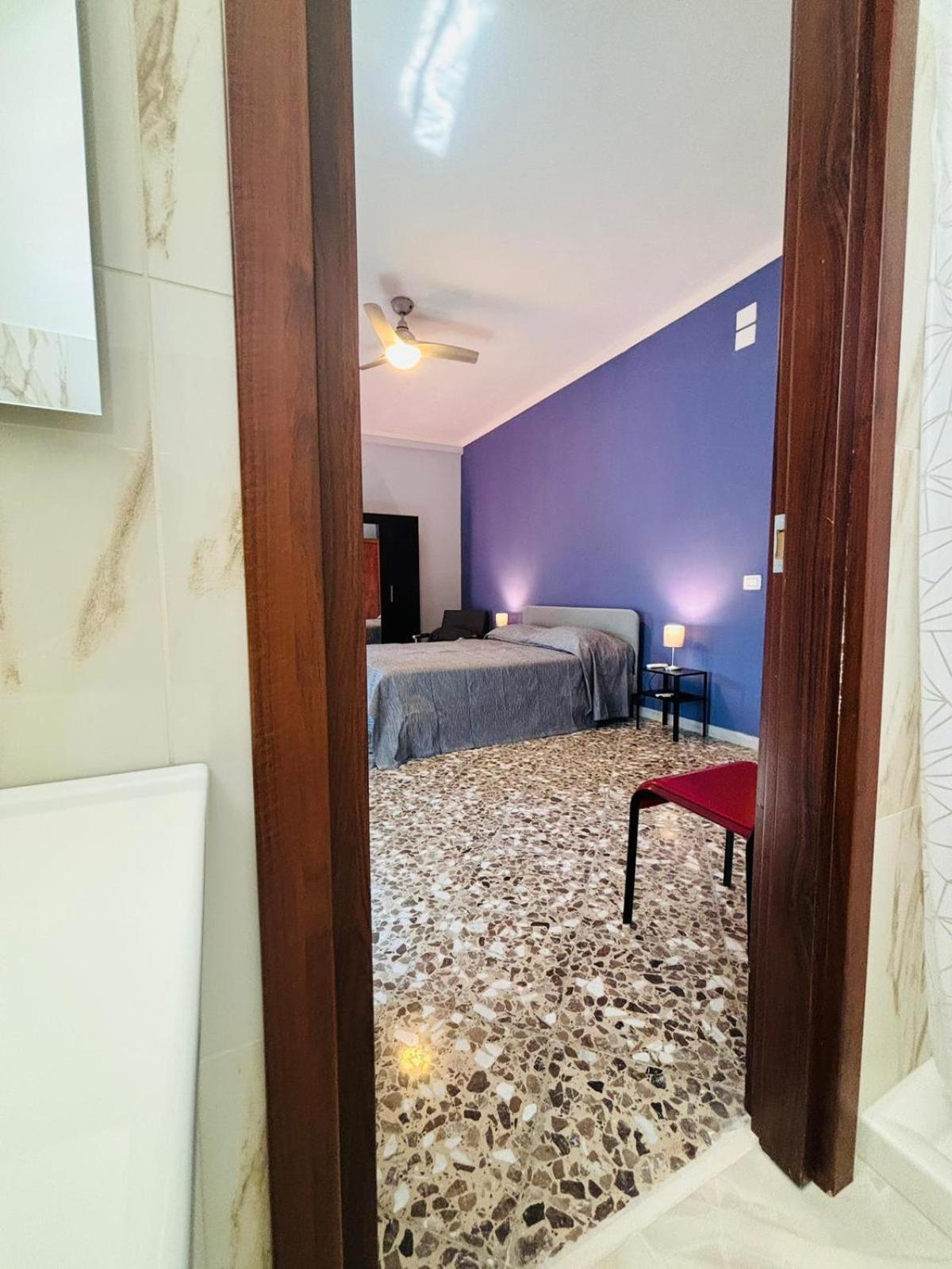 Matthias Central Rooms And Accomodation Бари Екстериор снимка