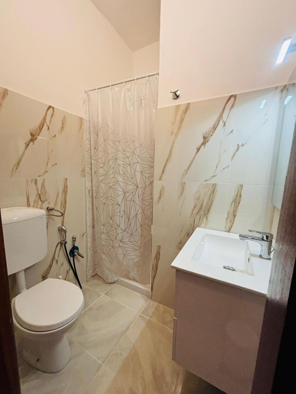 Matthias Central Rooms And Accomodation Бари Екстериор снимка