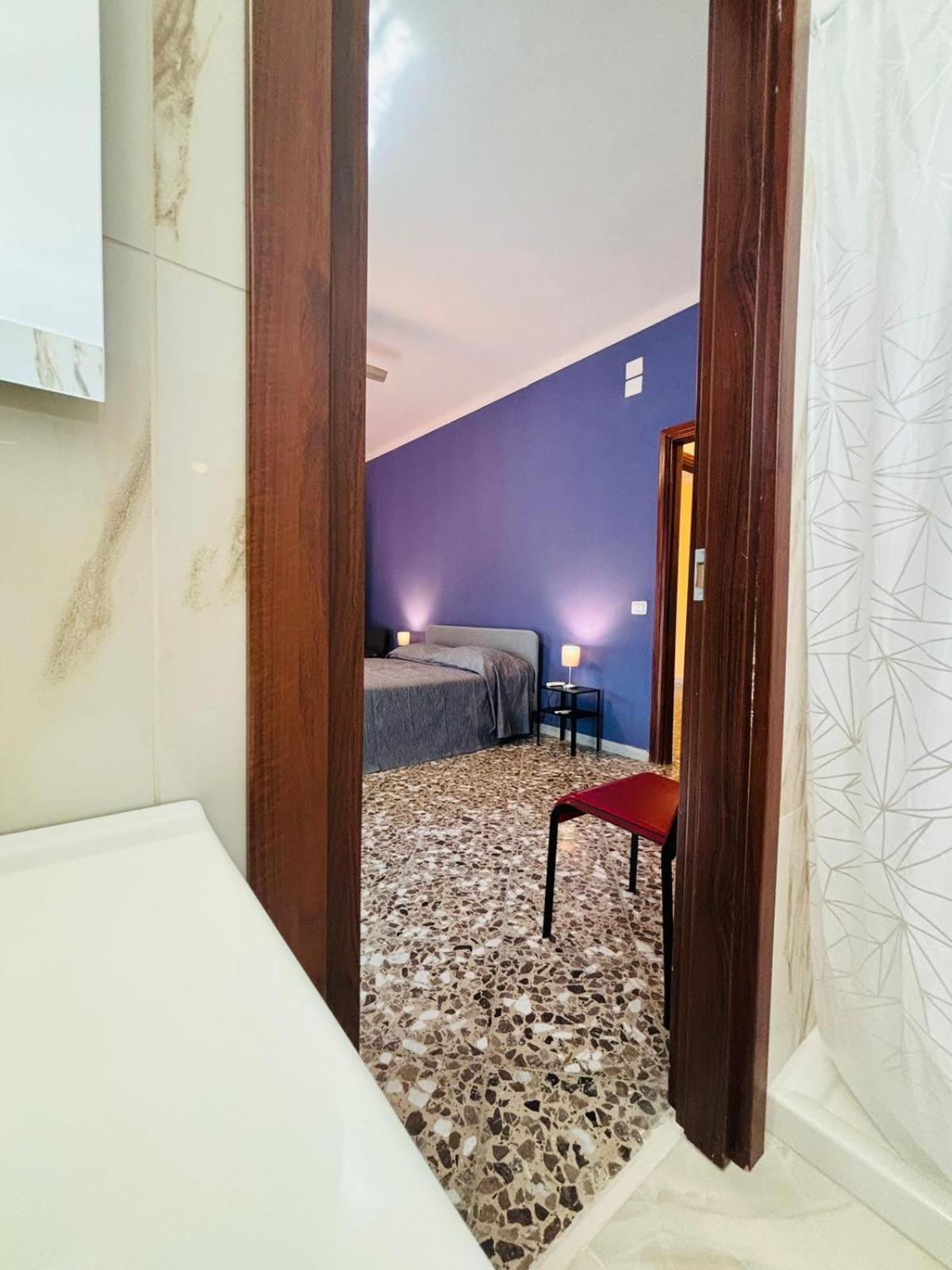 Matthias Central Rooms And Accomodation Бари Екстериор снимка