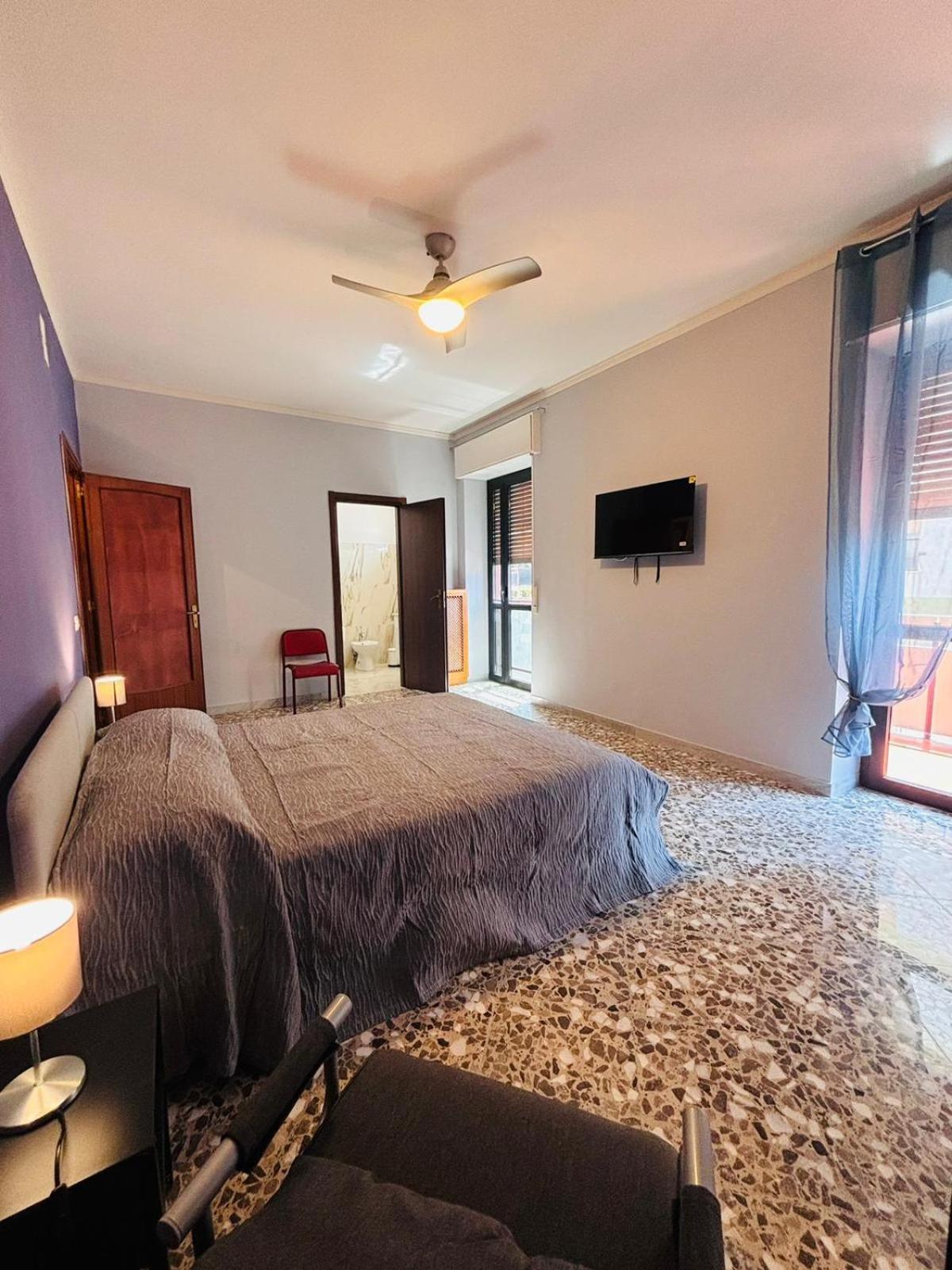 Matthias Central Rooms And Accomodation Бари Екстериор снимка