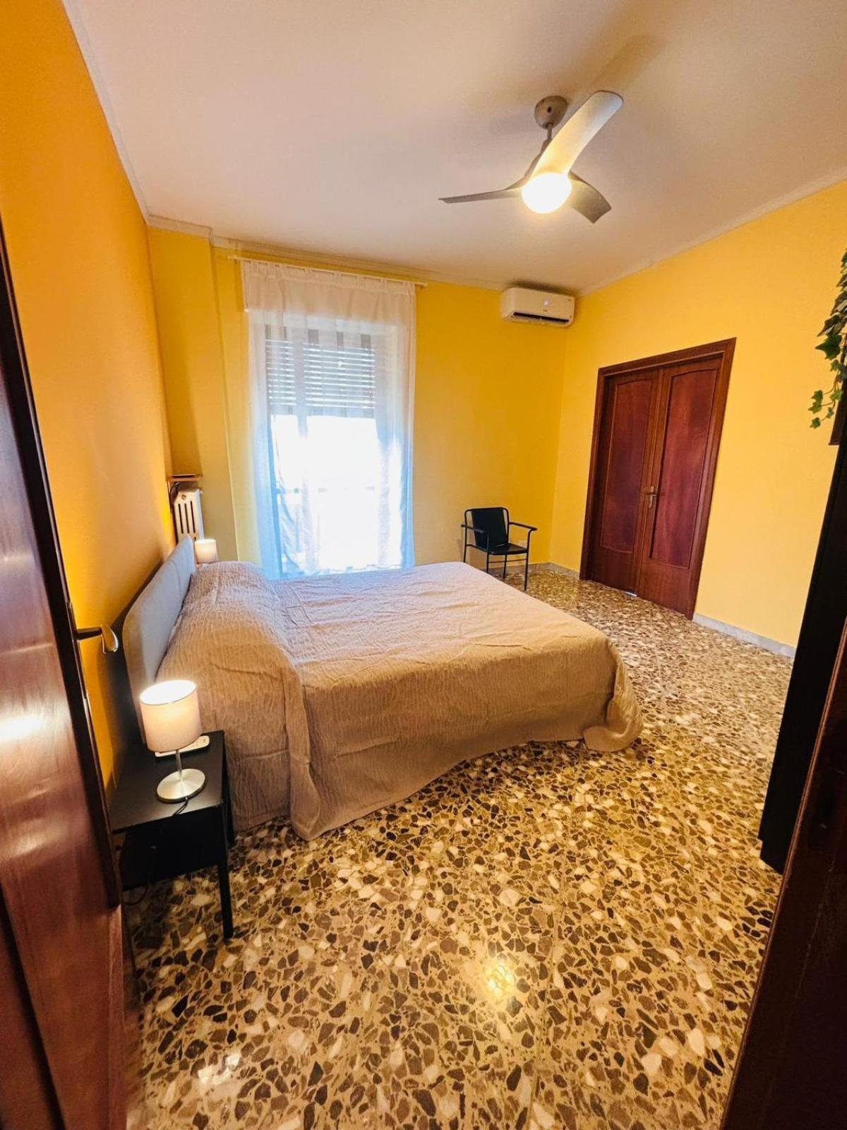 Matthias Central Rooms And Accomodation Бари Екстериор снимка