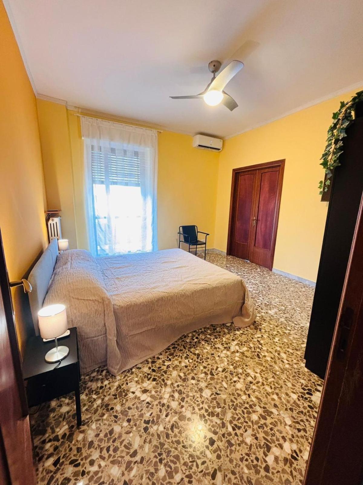 Matthias Central Rooms And Accomodation Бари Екстериор снимка