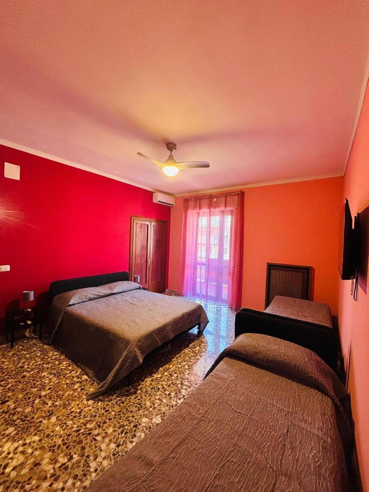 Matthias Central Rooms And Accomodation Бари Екстериор снимка