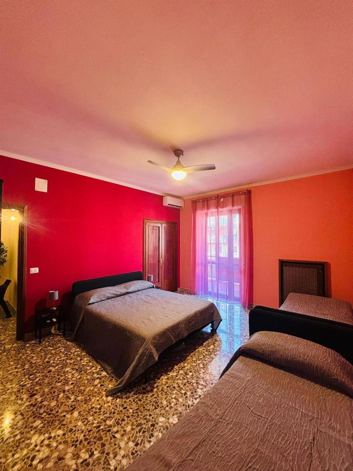 Matthias Central Rooms And Accomodation Бари Екстериор снимка